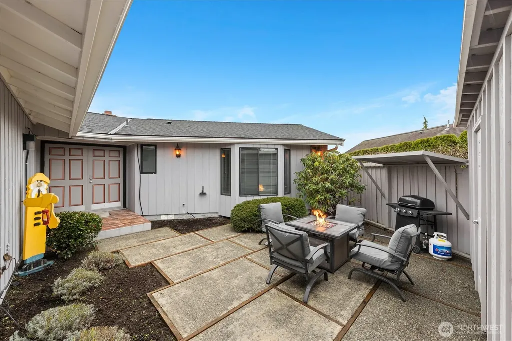 858 Kalispell Drive La Conner WA 98257