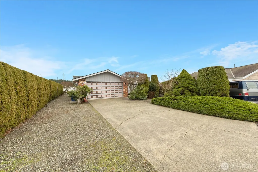 858 Kalispell Drive La Conner WA 98257