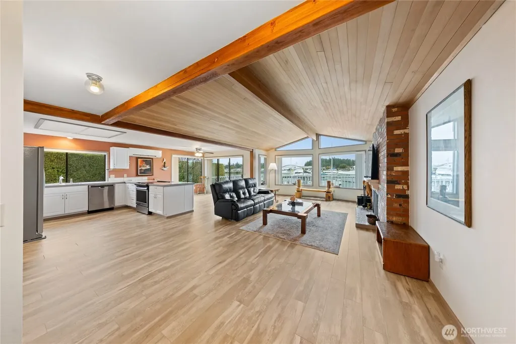 858 Kalispell Drive La Conner WA 98257