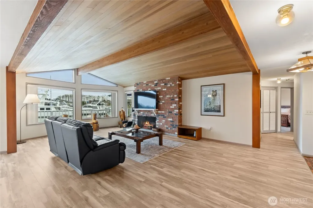 858 Kalispell Drive La Conner WA 98257