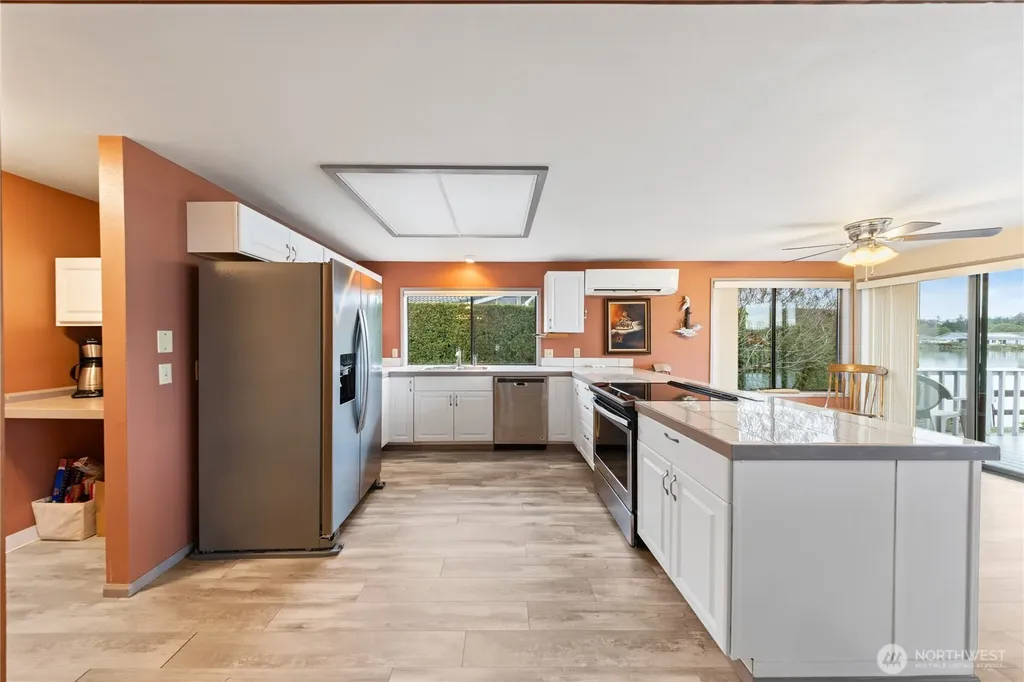 858 Kalispell Drive La Conner WA 98257