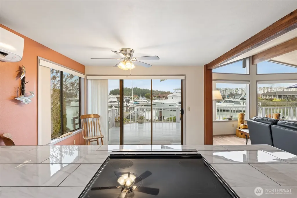 858 Kalispell Drive La Conner WA 98257