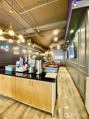 4520 University Way NE Seattle WA 98105
