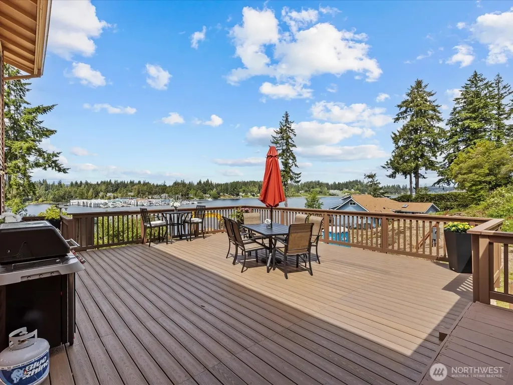 2540 E Phinney Bay Place Bremerton WA 98312