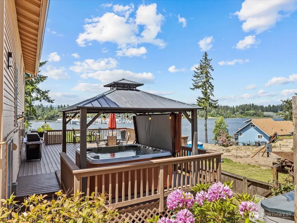 2540 E Phinney Bay Place Bremerton WA 98312