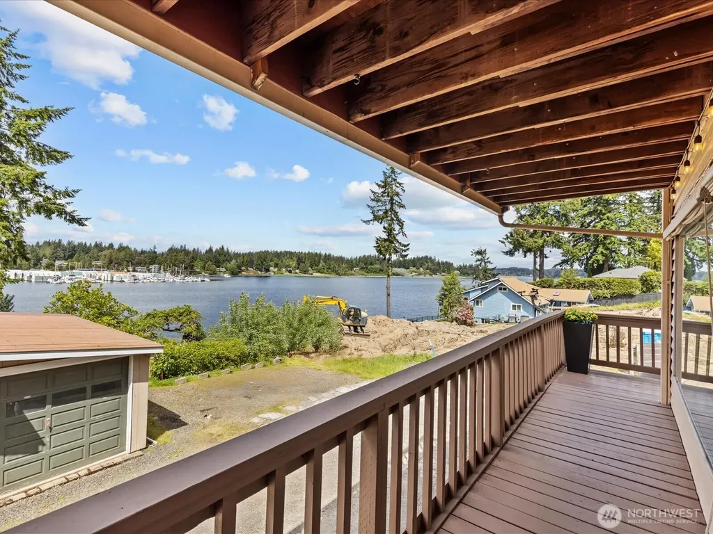 2540 E Phinney Bay Place Bremerton WA 98312