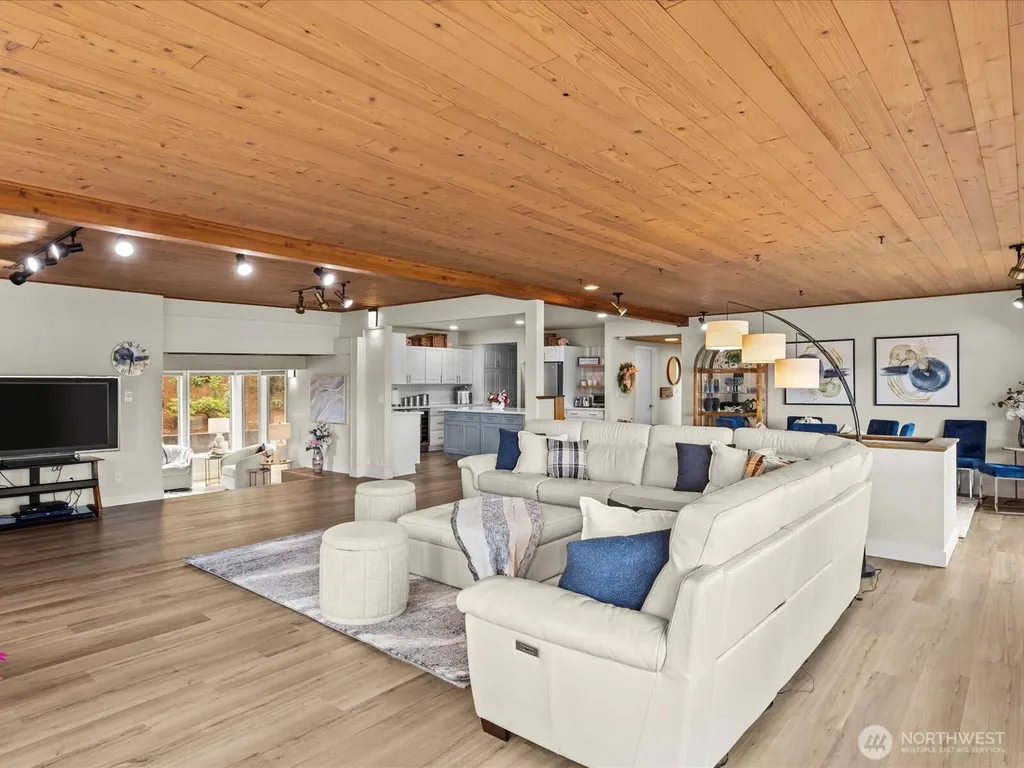 2540 E Phinney Bay Place Bremerton WA 98312