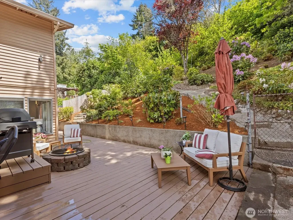 2540 E Phinney Bay Place Bremerton WA 98312