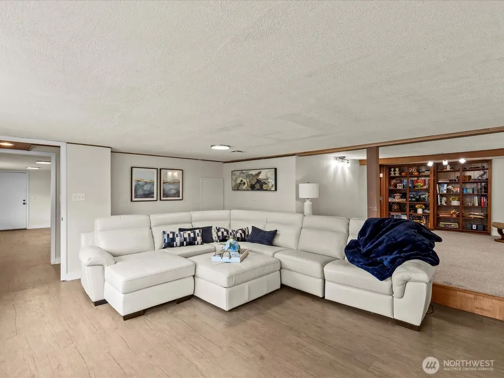 2540 E Phinney Bay Place Bremerton WA 98312