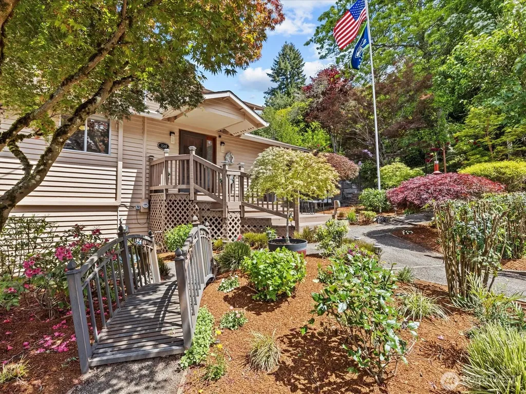 2540 E Phinney Bay Place Bremerton WA 98312