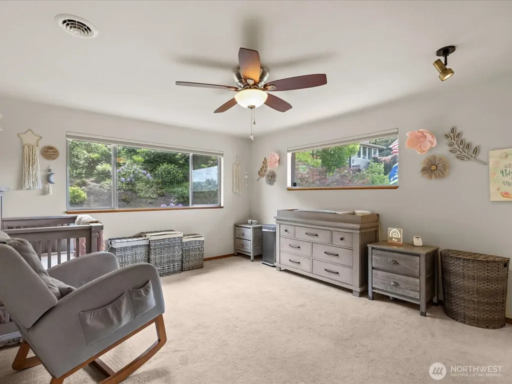 2540 E Phinney Bay Place Bremerton WA 98312