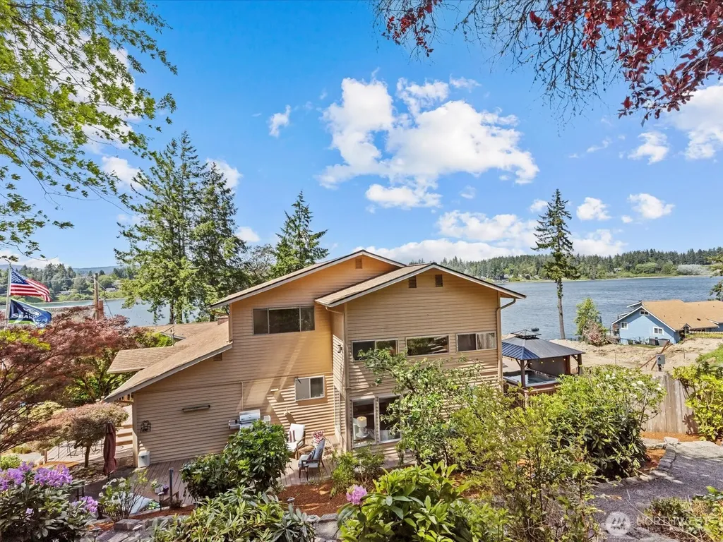 2540 E Phinney Bay Place Bremerton WA 98312