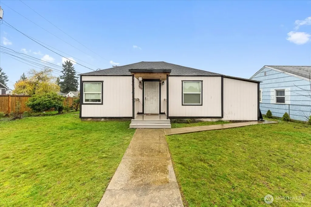 4640 E G Street Tacoma WA 98404