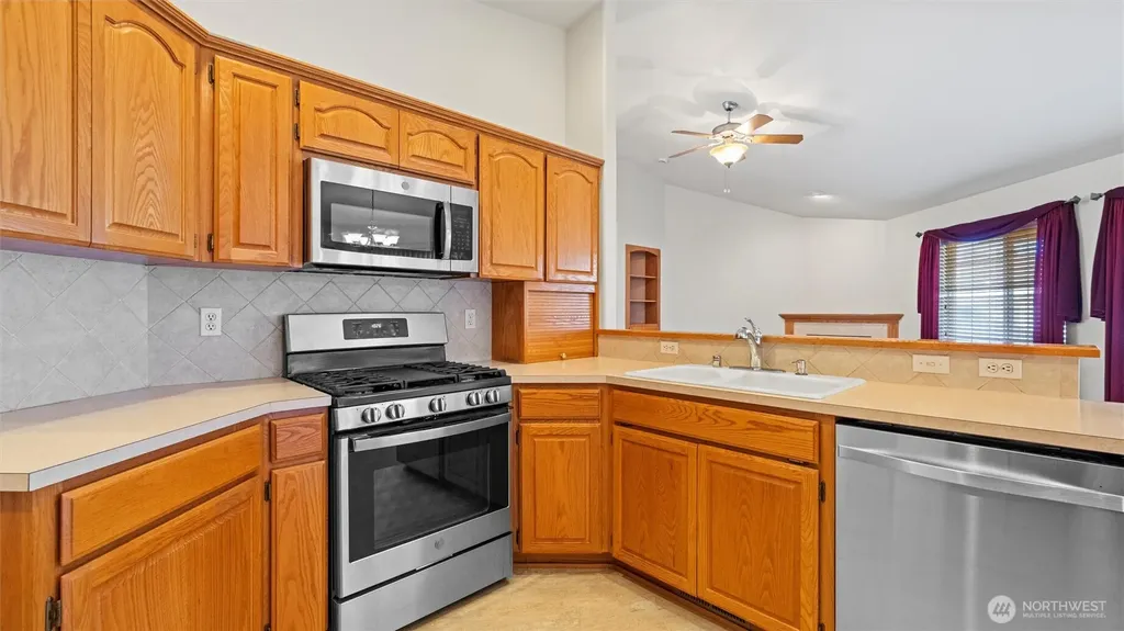 1869 SE Larch Avenue College Place WA 99324