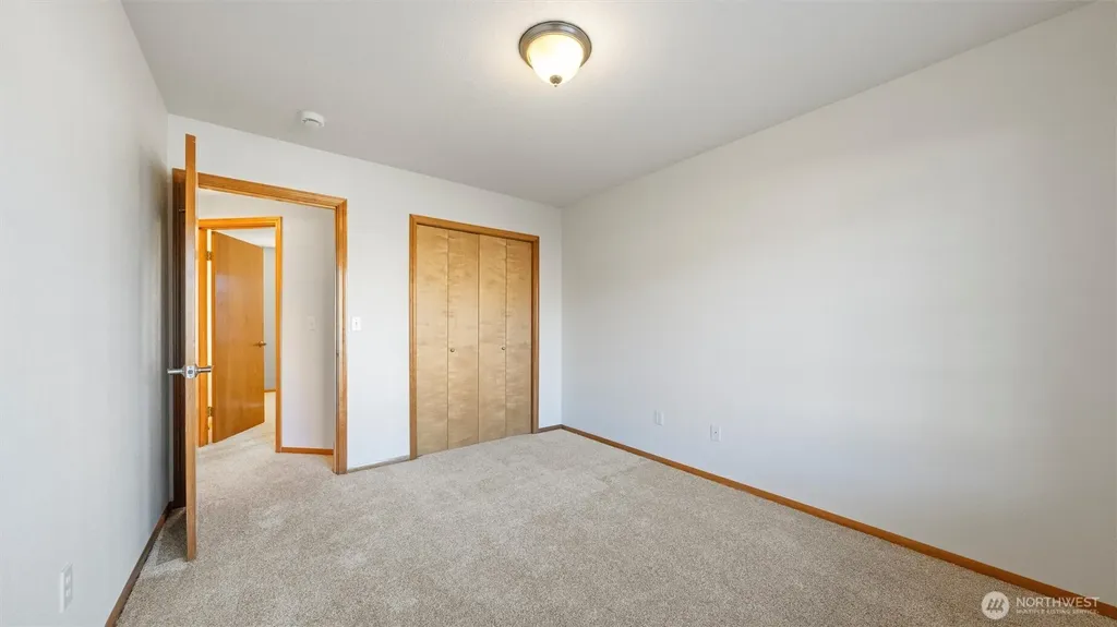 1869 SE Larch Avenue College Place WA 99324