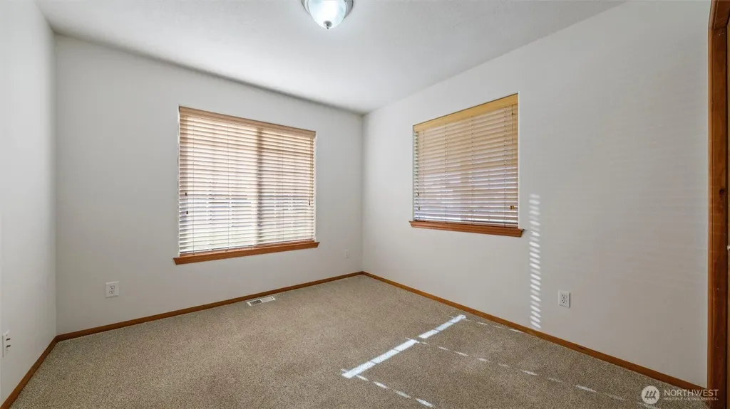 1869 SE Larch Avenue College Place WA 99324