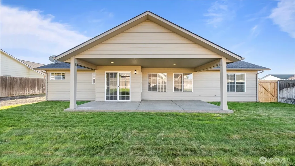 1869 SE Larch Avenue College Place WA 99324