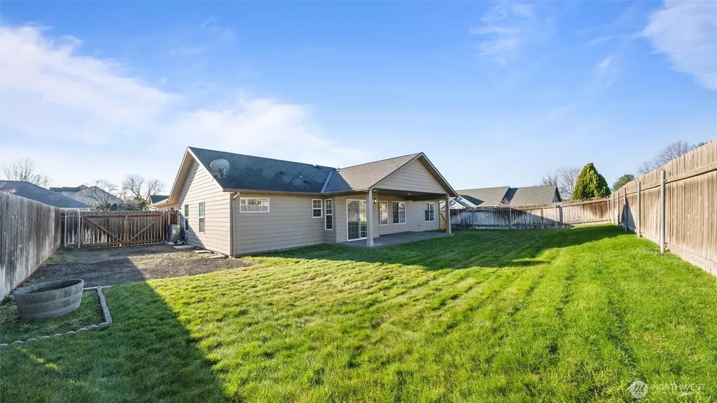 1869 SE Larch Avenue College Place WA 99324
