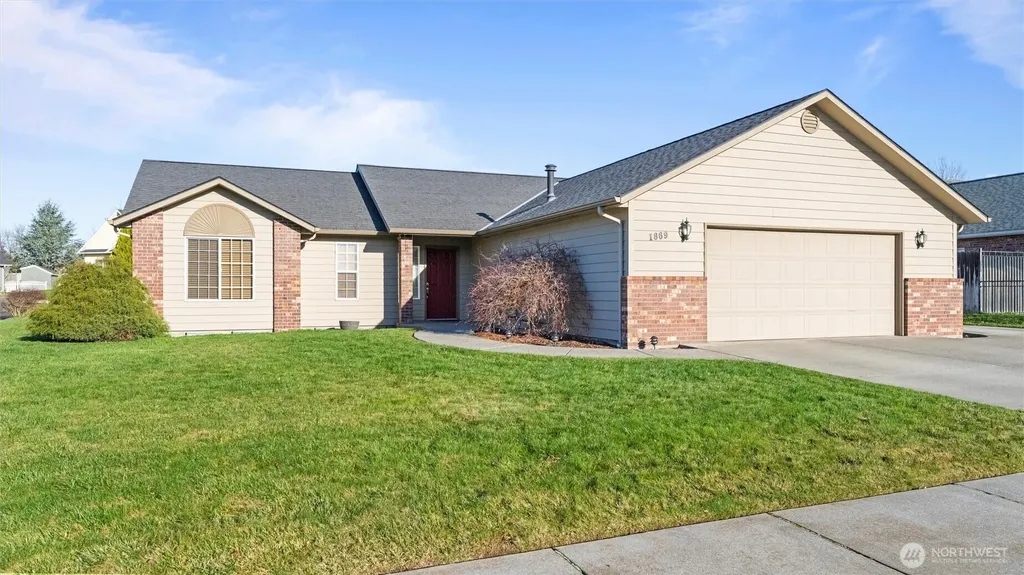 1869 SE Larch Avenue College Place WA 99324