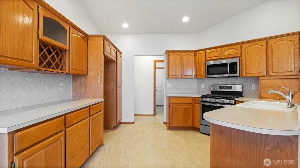 1869 SE Larch Avenue College Place WA 99324