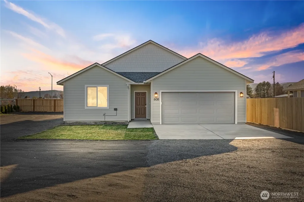 608 4th Street Mattawa WA 99349