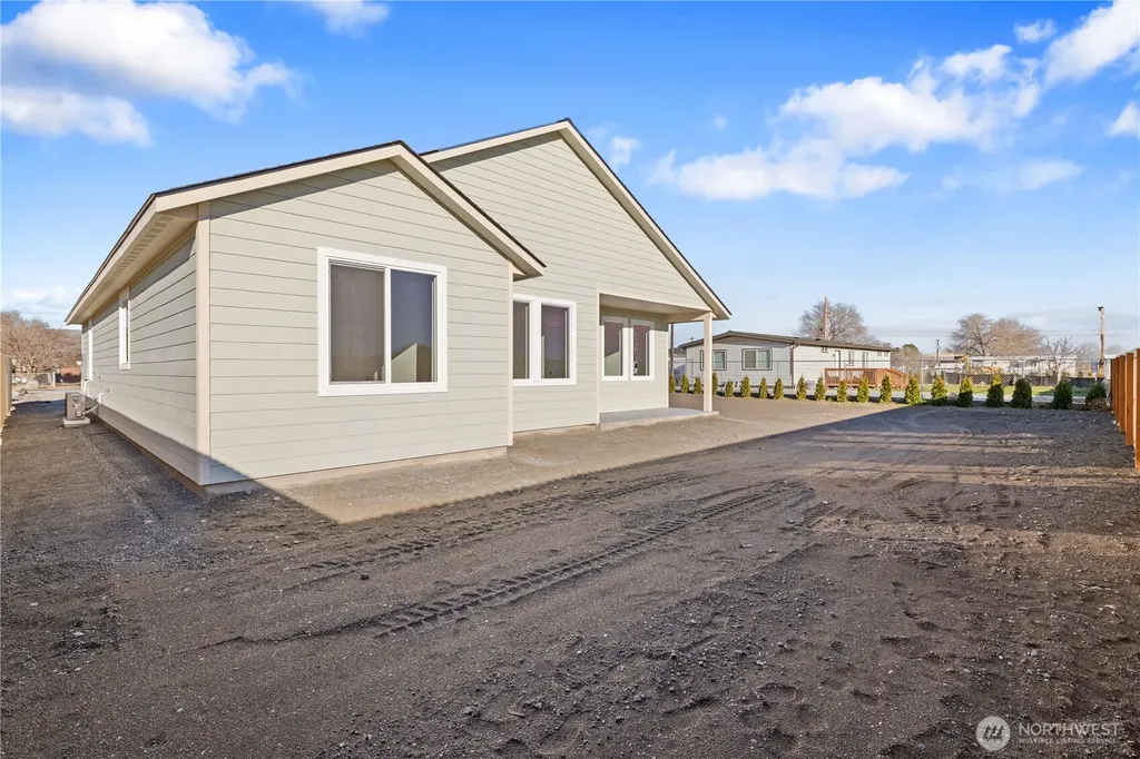 608 4th Street Mattawa WA 99349