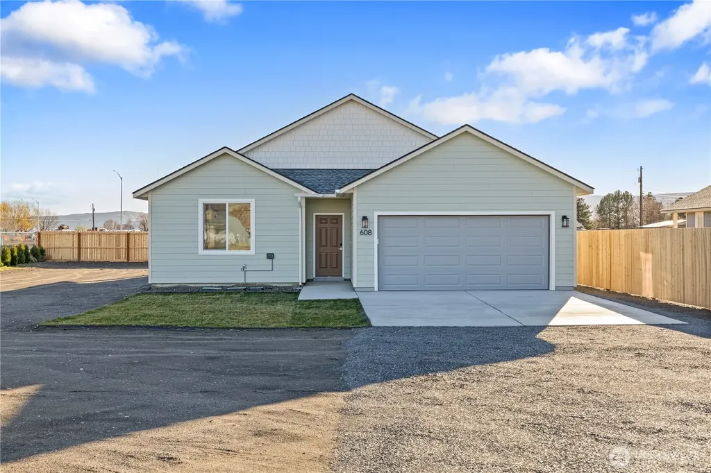 608 4th Street Mattawa WA 99349