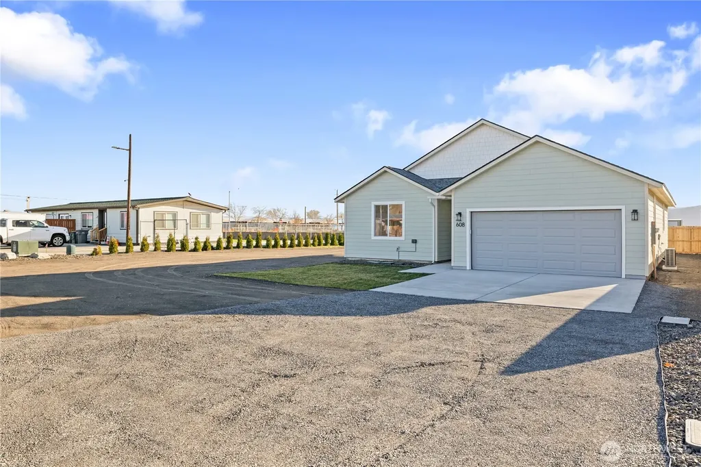 608 4th Street Mattawa WA 99349