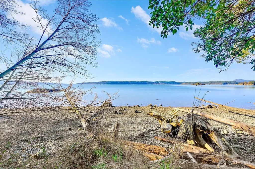 18404 Dr Joe Road La Conner WA 98257