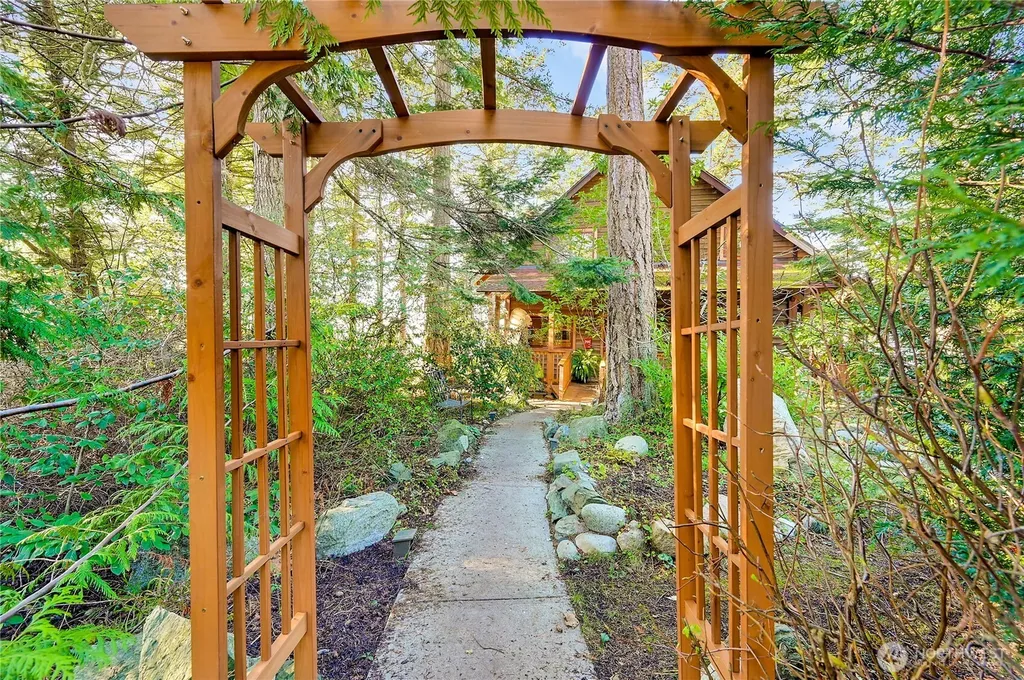 18404 Dr Joe Road La Conner WA 98257