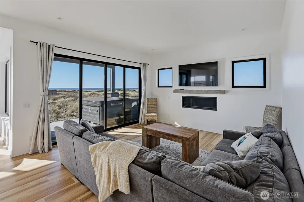 1409 S Cohasset Crest Westport WA 98595