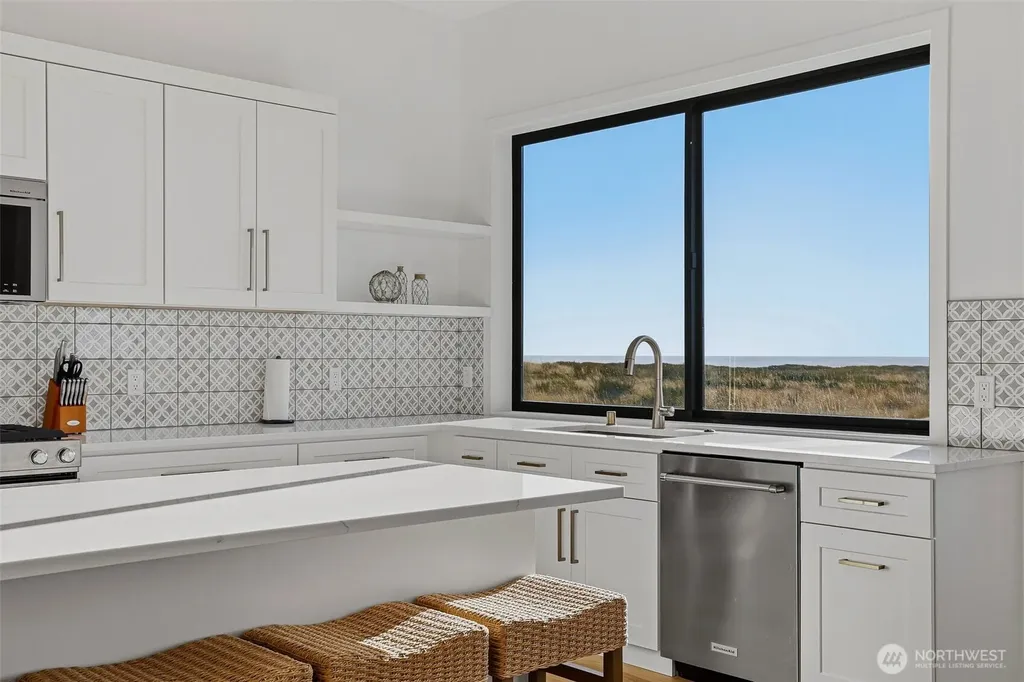 1409 S Cohasset Crest Westport WA 98595