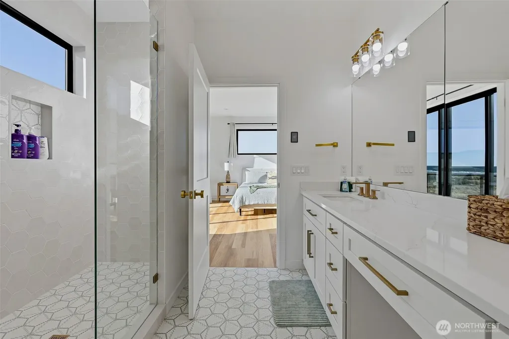 1409 S Cohasset Crest Westport WA 98595