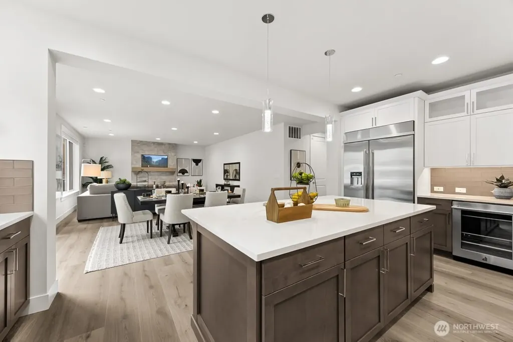 19512 81st Place NE Kenmore WA 98028