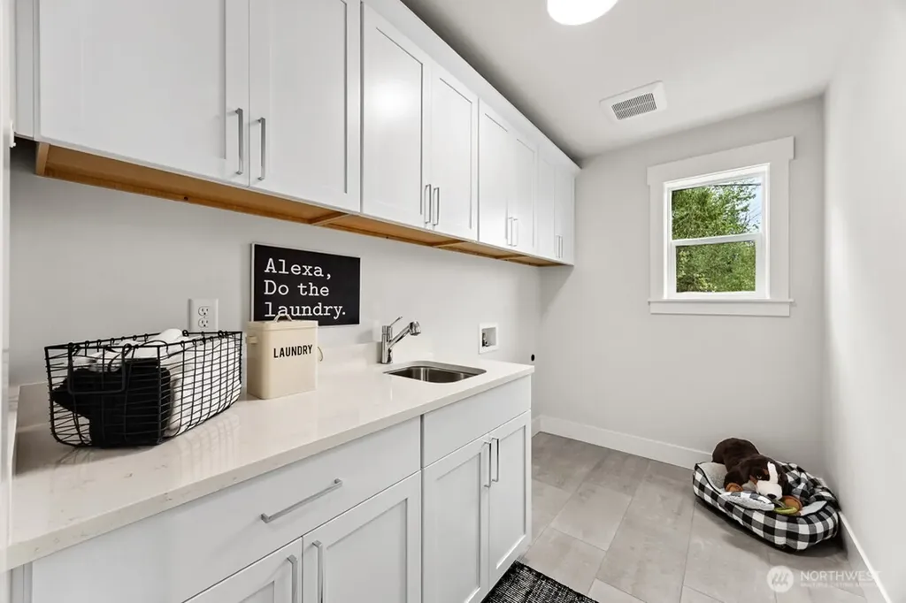 19512 81st Place NE Kenmore WA 98028
