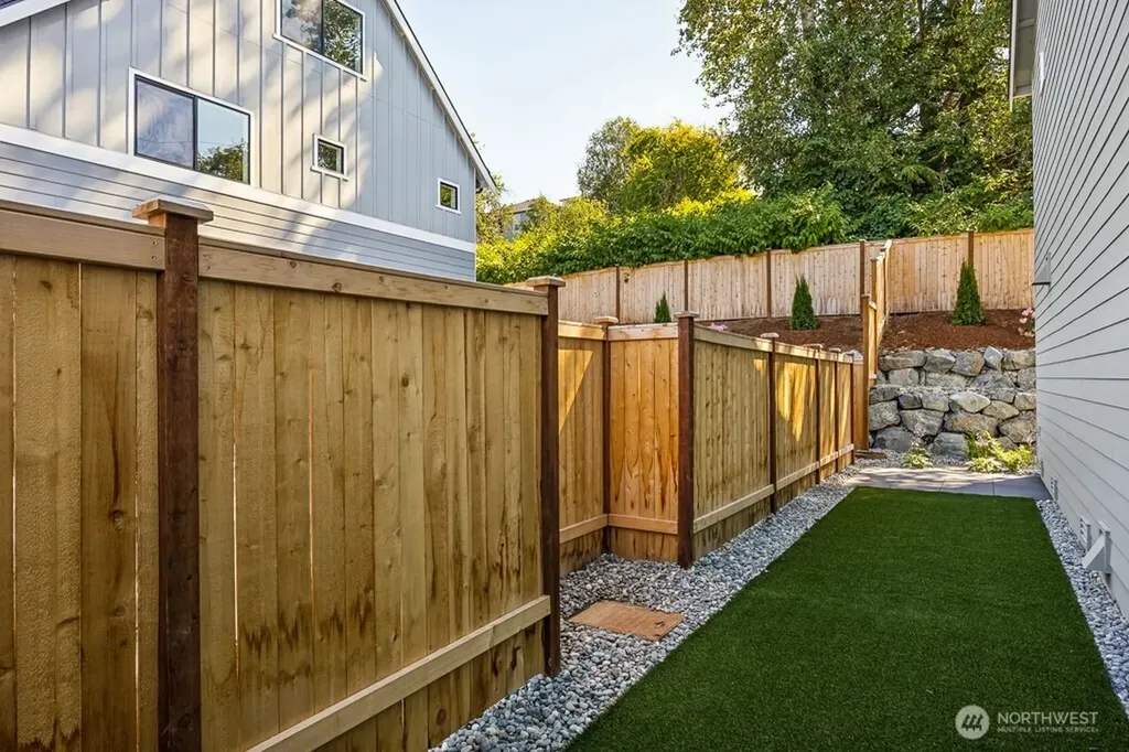 19512 81st Place NE Kenmore WA 98028