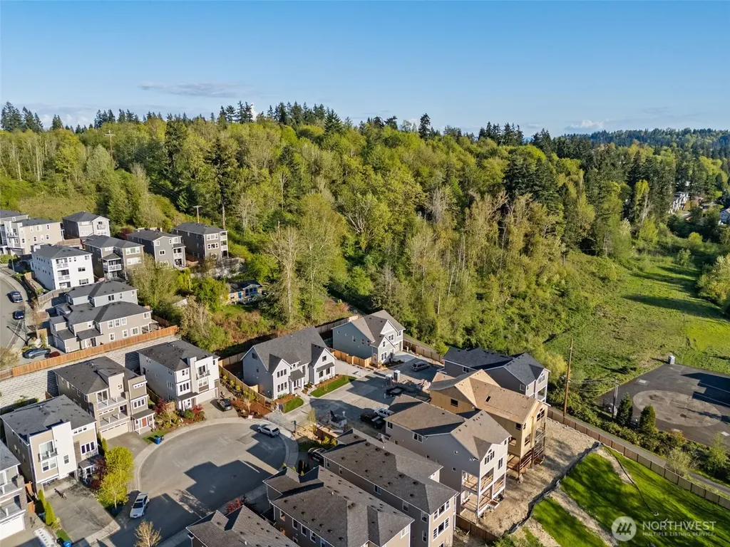 19512 81st Place NE Kenmore WA 98028