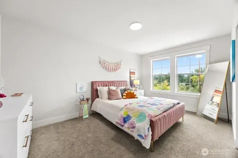 19512 81st Place NE Kenmore WA 98028