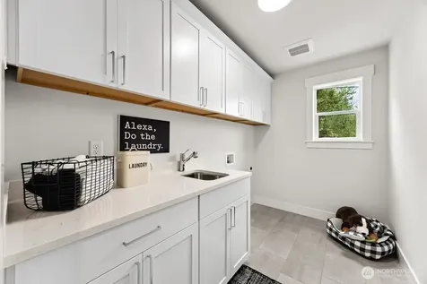 19512 81st Place NE Kenmore WA 98028
