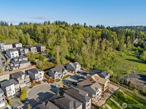 19512 81st Place NE Kenmore WA 98028