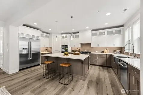 19512 81st Place NE Kenmore WA 98028