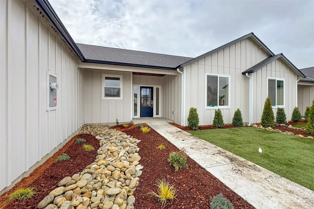 68 Sussex Court Sequim WA 98382