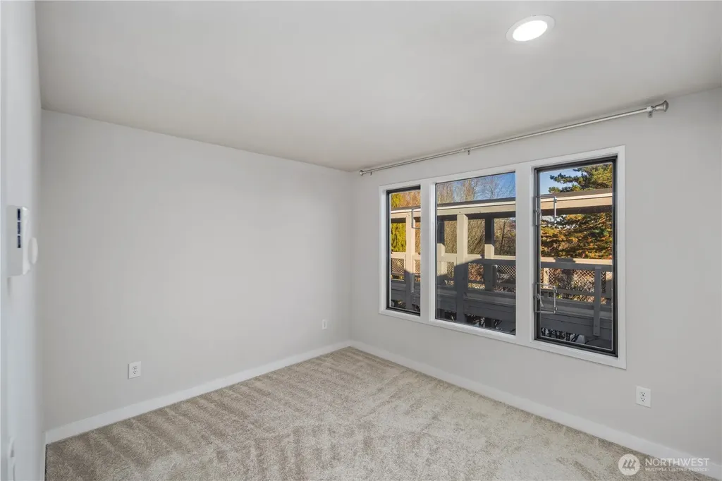 6121 NE 175th Street Kenmore WA 98028