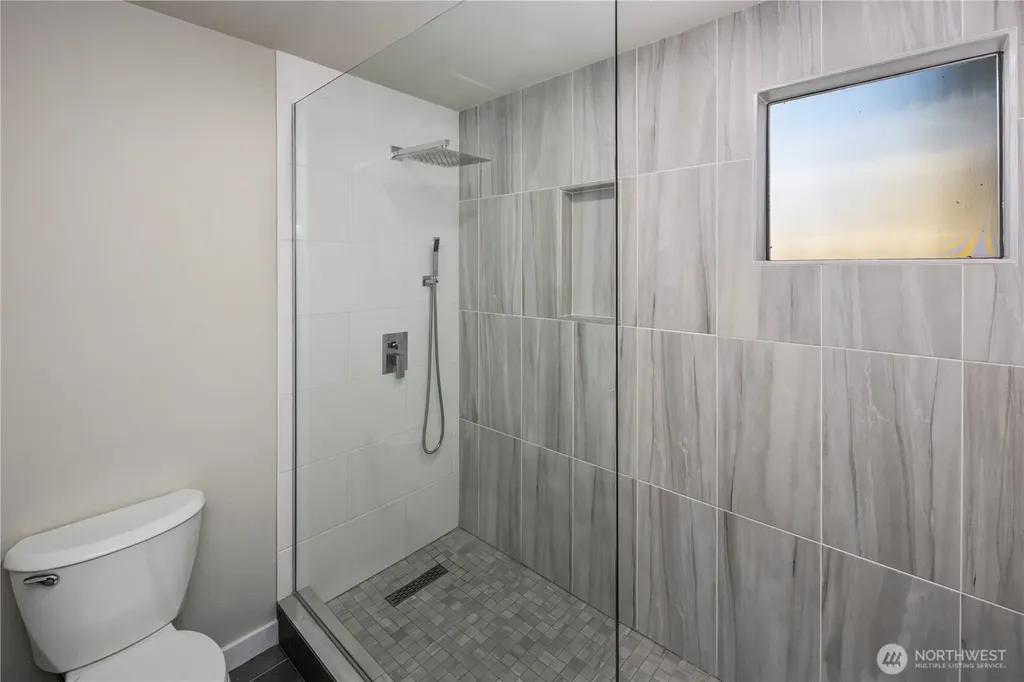 6121 NE 175th Street Kenmore WA 98028