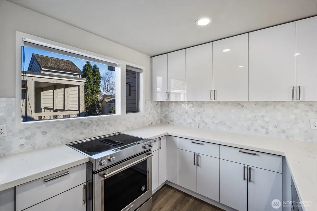 6121 NE 175th Street Kenmore WA 98028
