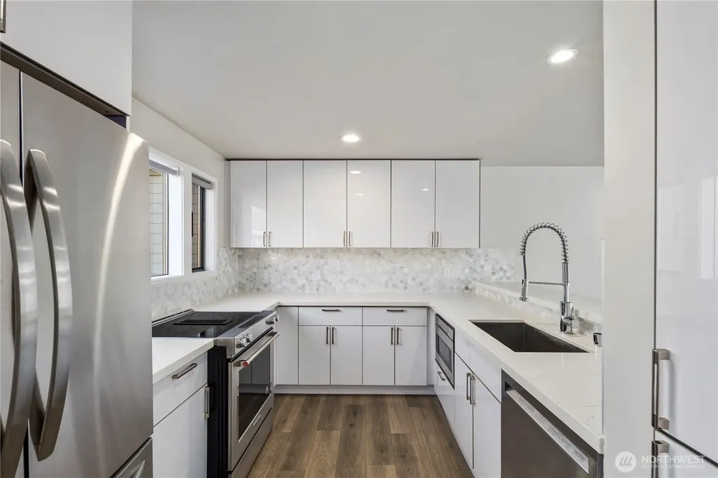 6121 NE 175th Street Kenmore WA 98028