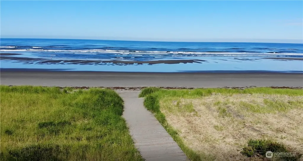 1332 Cohasset Crest N Westport WA 98595