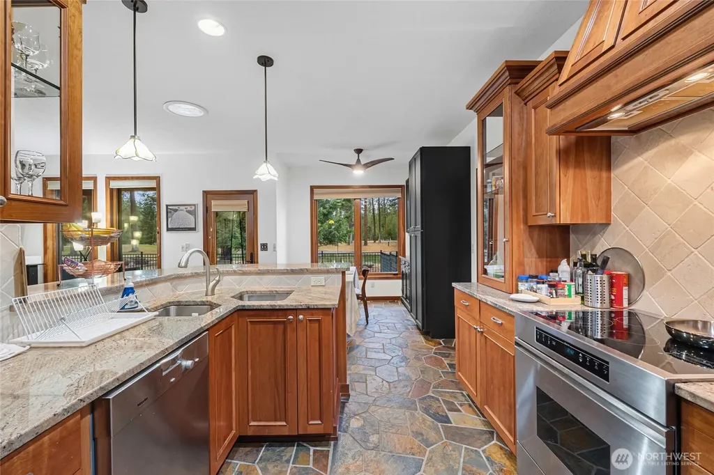 406 Hogans Way Chewelah WA 99109