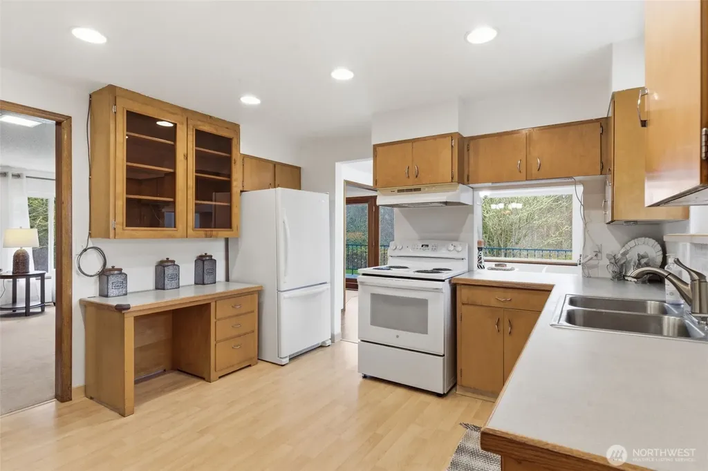 22628 Holgar Court NE Poulsbo WA 98370