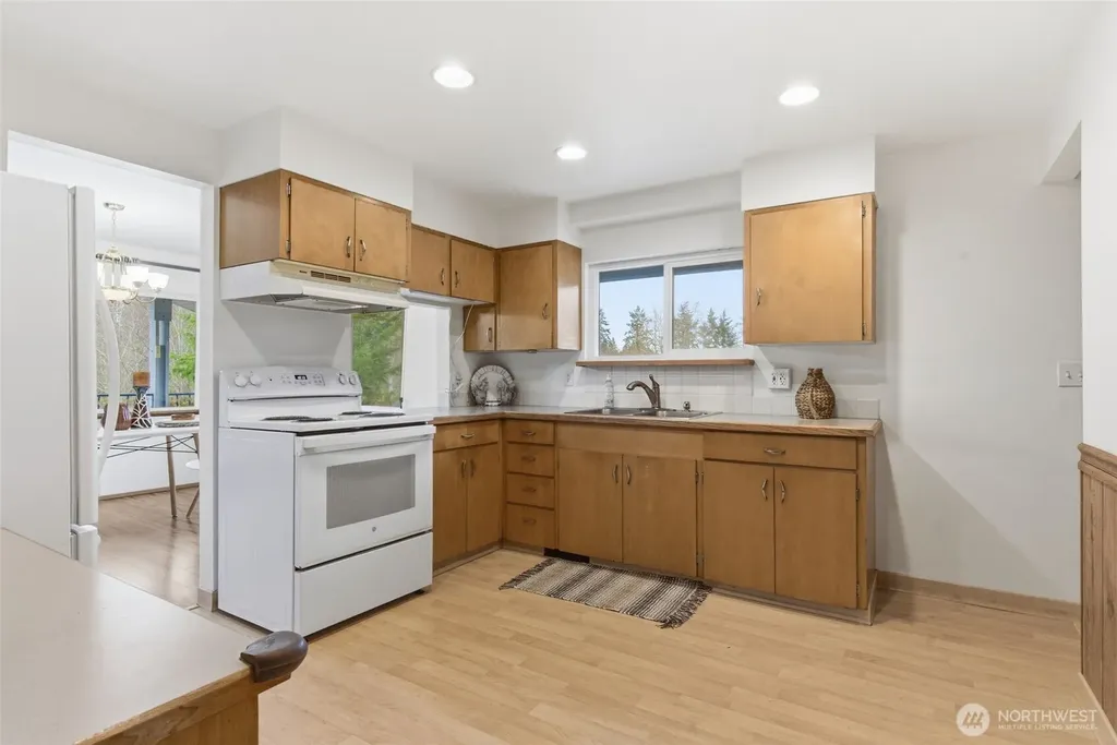 22628 Holgar Court NE Poulsbo WA 98370
